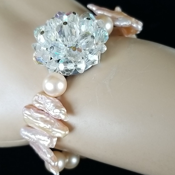 NWT Hand Crafted Repurposed Vintage Crystal Freshwater Pearl Bracelet - Picture 10 of 16